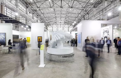 11月魔都文藝圖鑒 33場展覽全搜羅，從凌空金魚到美少女戰士的藝術漫游